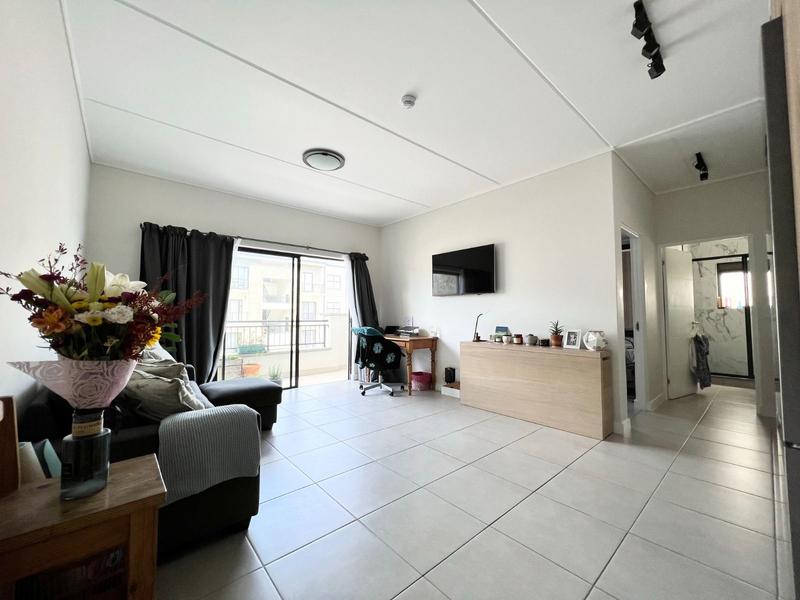 To Let 1 Bedroom Property for Rent in Sandown Western Cape